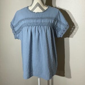 Chic Women’s Size Medium Blue Eyelet  Blouse